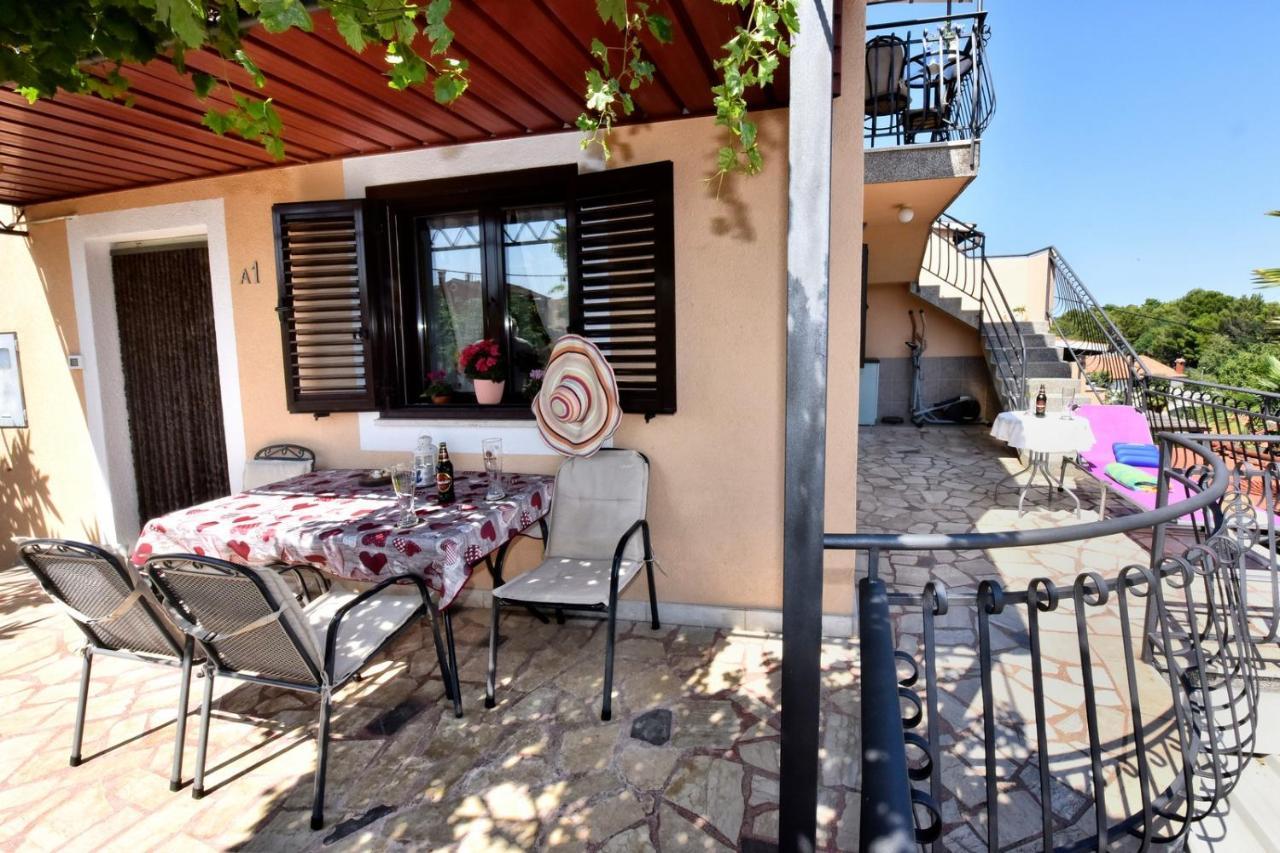 Apartmani Kovac Funtana Kültér fotó